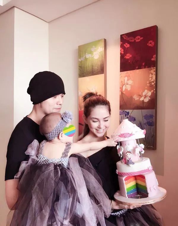 周董夫妇合体撒糖超级甜，七夕礼物就选同款了!