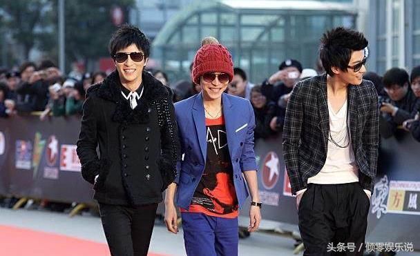 李雨桐凌晨发文耐人寻味,早上薛之谦公布喜当爹,小哥名字成焦点