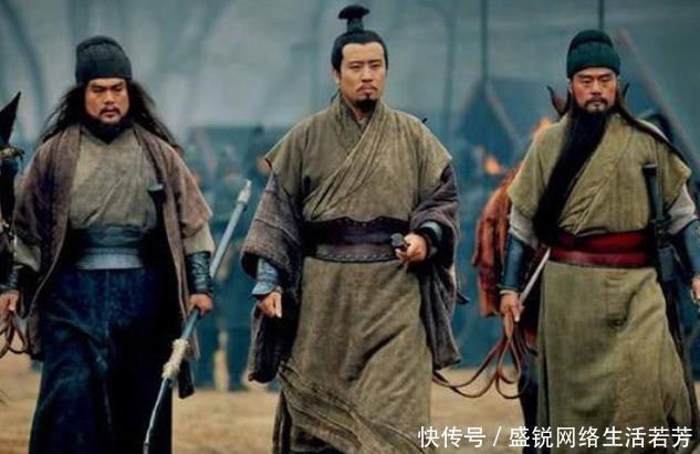 『袁绍』关羽斩颜良后,袁绍为何不派刘备出战关羽因为袁绍很精明