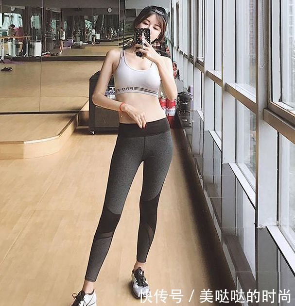 知性优雅的打底裤美女，很有韵味，让人百看不厌！