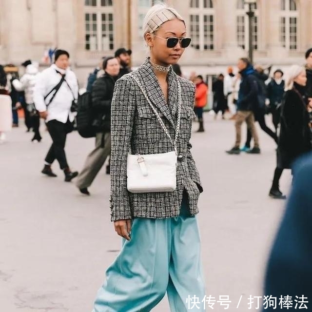  [服饰]牛仔外套要让位了，今年流行“小香风”服饰，明星达人都在穿