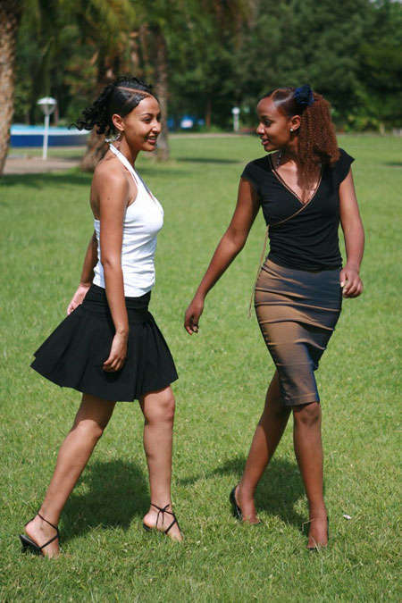 她们拥有白人的样貌,黑人的皮肤,性格热情奔放