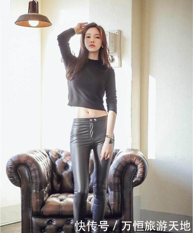 性感穿搭想要玩时尚性感，怎么能少得了皮裤的衬托