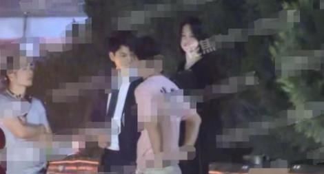 郑爽被造谣片场情绪失控罢演,爽爸罕见飙脏:又开始公鸡我家大壳