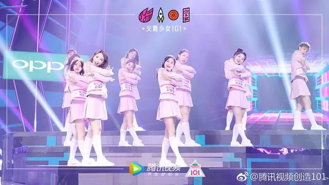 时髦办｜腿长成这样，请放过长筒袜