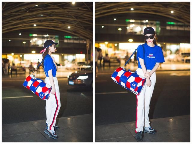 戚薇背33000的包包，化身足球迷妹，运动套装一套比一套好看