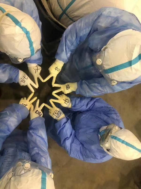  【度过】武汉客厅方舱医院今天正式休舱 山东医疗队员在武汉度过别样妇女节