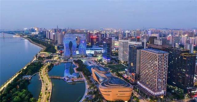 按发达国家人均GDP标准, 中国入选8座城市, 上海北京落选