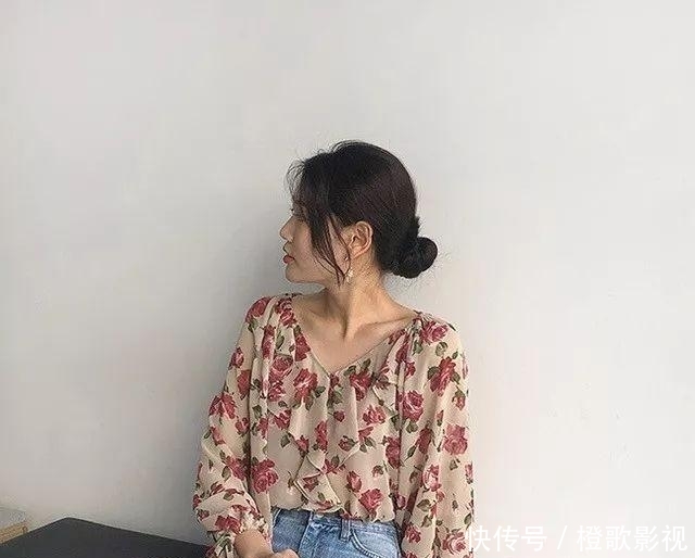 碎花@美到窒息的碎花怎么穿？三种技巧+四个穿搭，春天约会必须这样穿