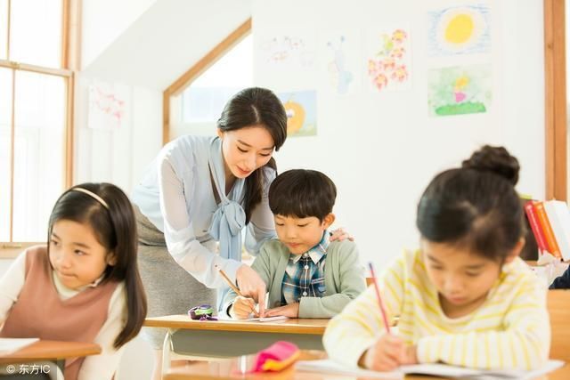中央发文:幼儿园教师学历需提升至专科,小初教
