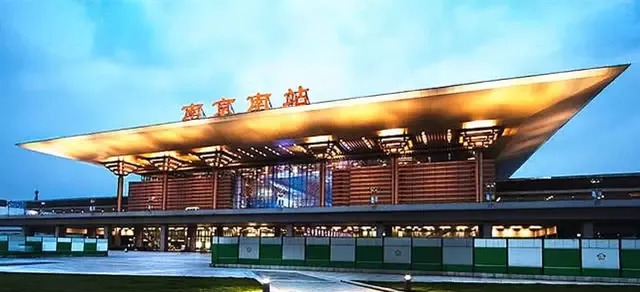 中国“最土豪”高铁站，投资180亿建的特等站，比南京站大6倍