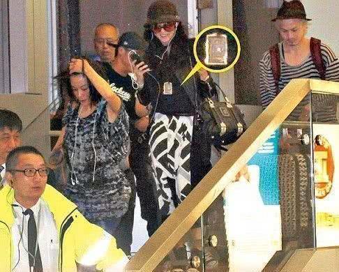 网友：真的假的？ 袁立再爆娱乐圈内幕，吓坏了网友