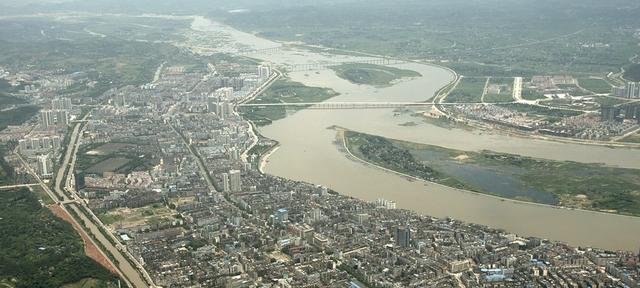  川渝■成都重庆建设环四川盆地高速四川一地级市将成川渝中心