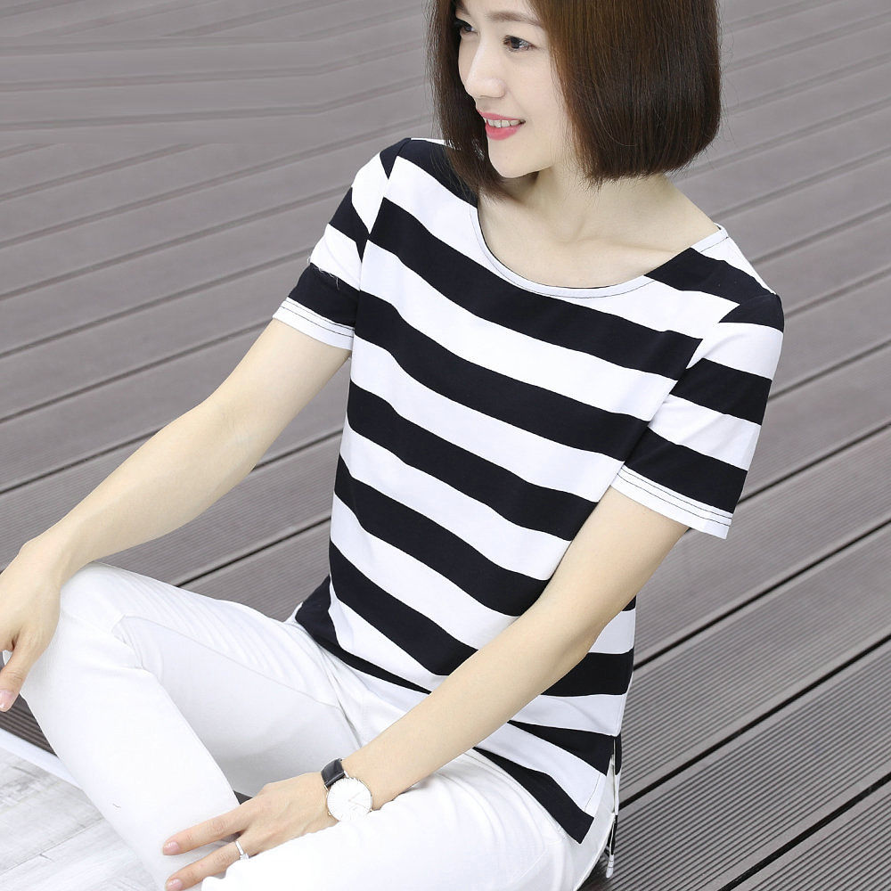 还在穿去年的T恤衫?今年特流行这打底衫，穿上美得令人挪不开眼