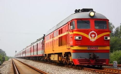 这趟火车不但经济实惠,而且沿途风景更是令人愉悦,这车票真值