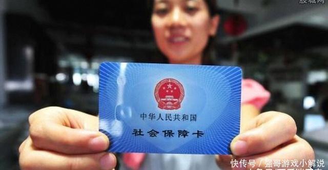  养老金|30岁不交社保每年自己存1万, 和每年交社保的人相比哪个