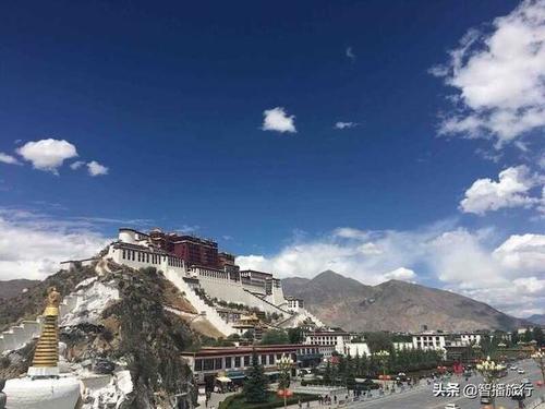 西藏药王山，游客都来这里打卡，你也是吗？