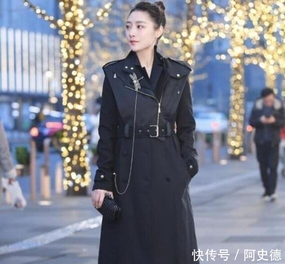  [争奇斗艳]街拍美图，清新脱俗的脚，高跟争奇斗艳谁更美？