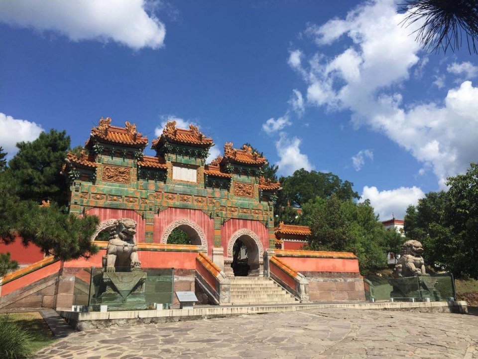 河北一个土豪寺庙，屋顶覆盖上万两黄金，还被称为“小布达拉宫”