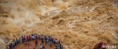 堰塞湖一天蓄水量超过2亿方, 想安全解决只能用这个办法...