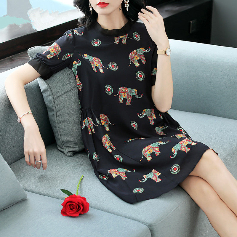 如果你身高不到160，看看下面小姐姐的搭配，精致时髦还显高