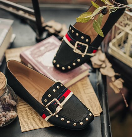 女人尽量少穿高跟鞋!今夏流行的“平底鞋”,超显气质比高跟鞋美