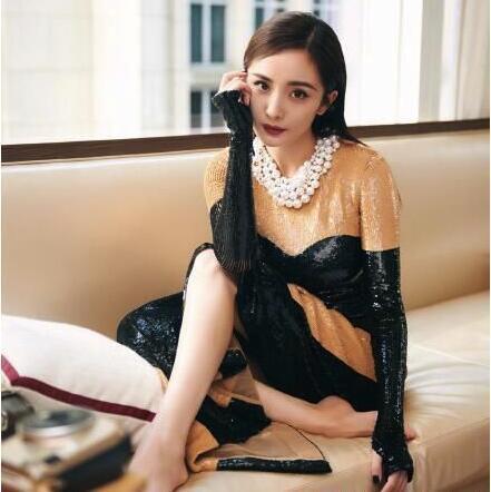 明星活动穿礼服，刘涛显高雅，蒋欣的环保，桂纶镁透着霸气