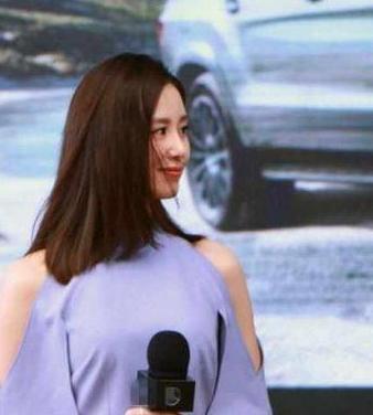 刘诗诗穿阔腰裤，再看看志玲姐姐，网友：终于知道胯宽有多痛苦了