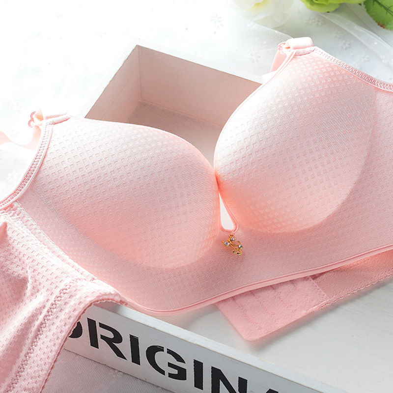 无束缚的无钢圈文胸,呵护你的胸部,穿着健康舒适