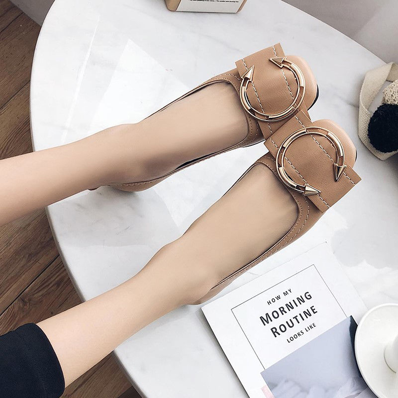 超过10cm的高跟鞋就别穿了，韩式小跟鞋，穿上又美又舒适