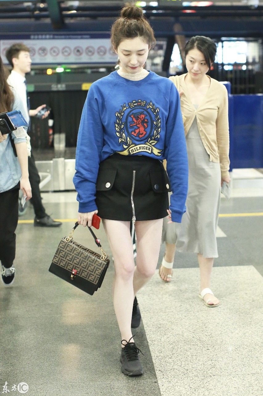 江疏影现身北京，网友:黄金分割的五官怎能不漂亮