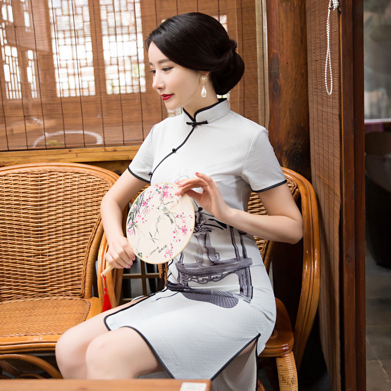 欧美丁字裤、国粹旗袍的碰撞，让人神魂颠倒