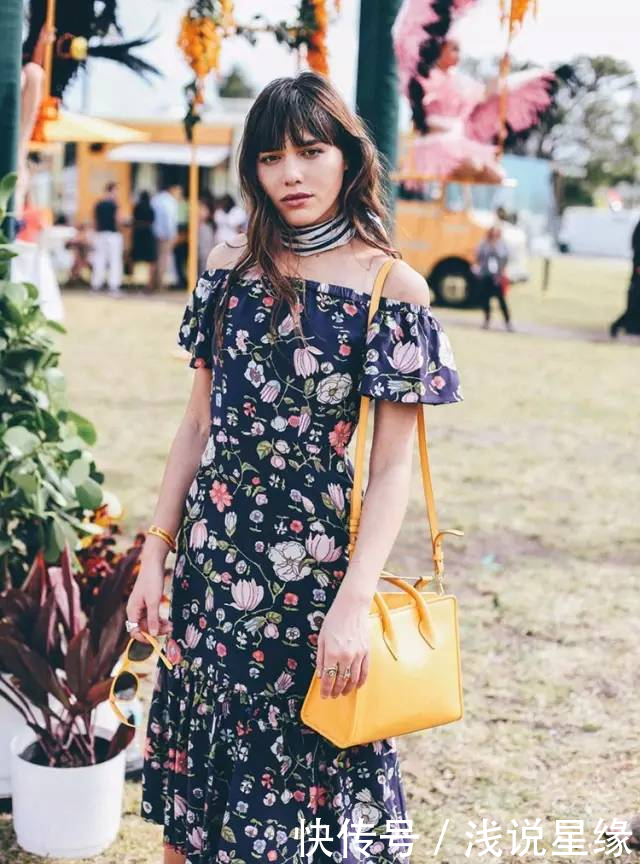  [印花连衣裙]今年夏天很流行的衣裳，是个女人都会被撩到！