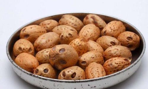 农村一种树能长20米，俗称“五眼果”，价值上百，产量巨大！