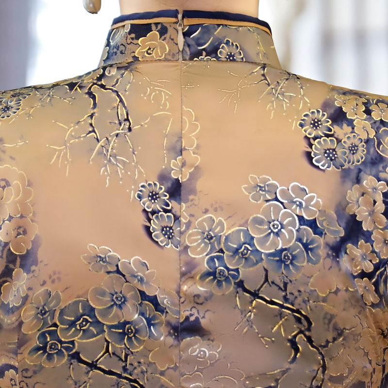 上海女人真会穿，旗袍+丁字裤!魅力四射，赚足回头率