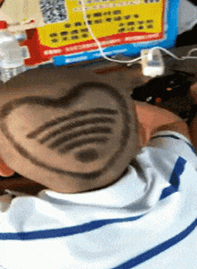  GIF：搞笑GIF：大姐，你什么样的体重，心里没点数？