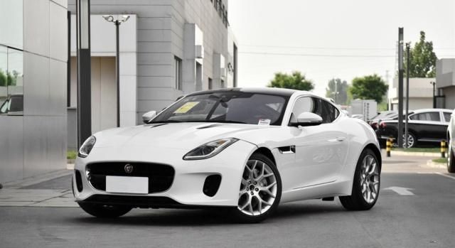  #捷豹#捷豹F-TYPE，奥迪TTRS，两车对比，谁更加像跑车？