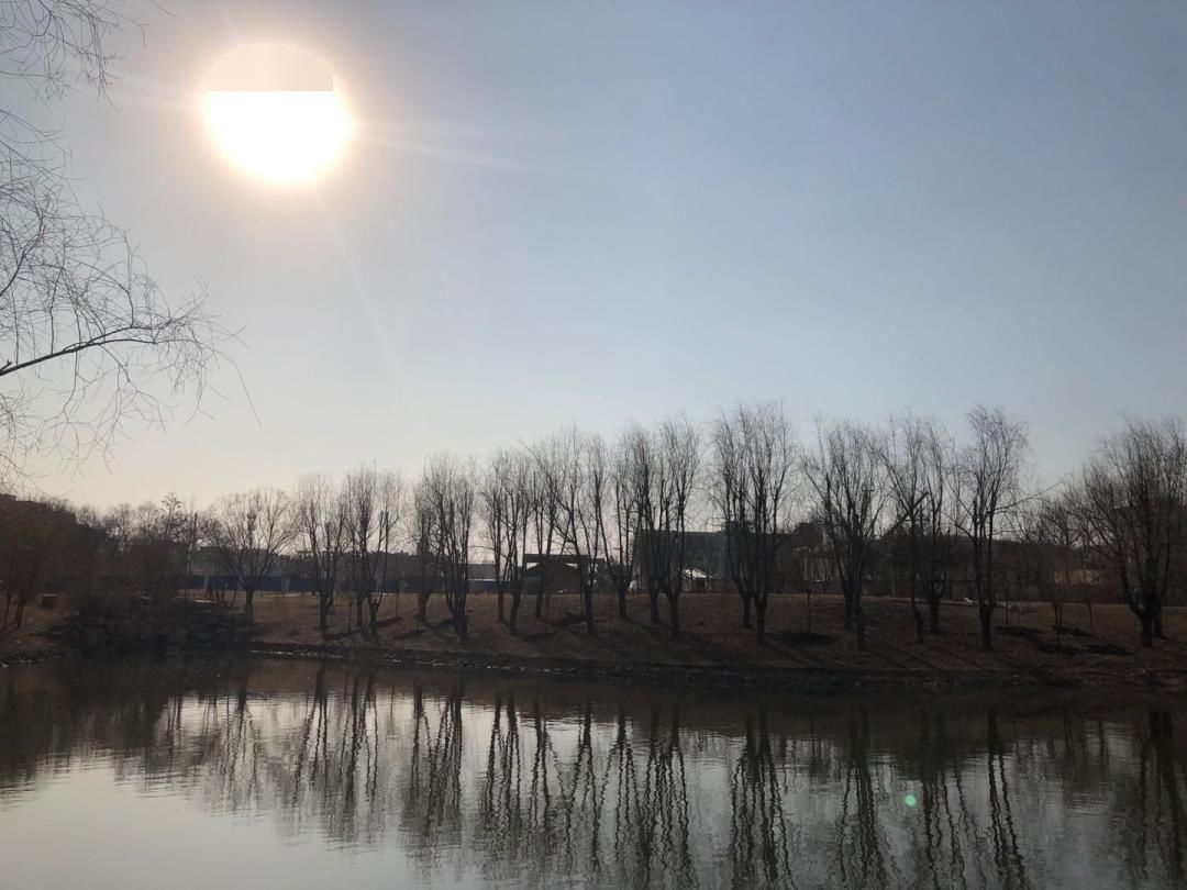  蹿到：@长春人，明天可以穿短袖喽！最高气温蹿到了21℃…