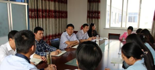  「提前退休」公务员提前退休开始实行了，但好多人就是不愿退，