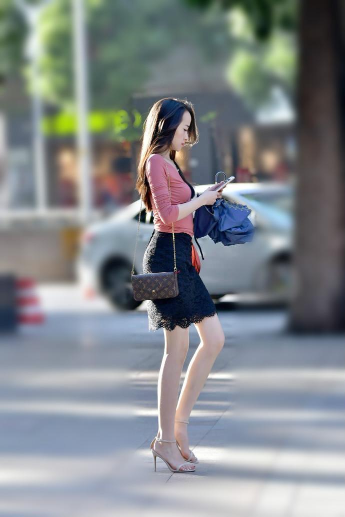 素人街拍: 高跟鞋展现你的风采