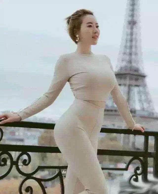 路人街拍, 看到这样的姑娘就会有种窒息的感觉