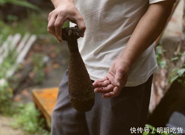 中国这座村庄不适合旅游:不小心就会踩到地雷,只有排雷兵敢进