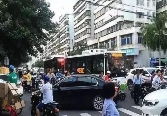 电动车全面禁行禁售？上牌才可以上路？辟谣告诉你答案