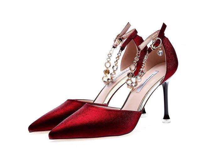『分享就到』女神必备''斩男鞋'',4款好穿又貌美的红色高跟鞋,走出你优雅气质