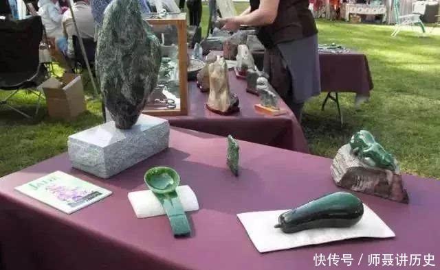  【玉石】谁说老外不玩奇石, 看看国外的石头市场是啥样!