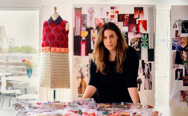 设计师Mary Katrantzou 前所未见的时装秀