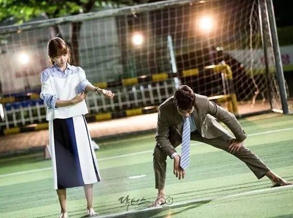 为什么全智贤孔孝真穿什么就火什么，原来秘密在这里......