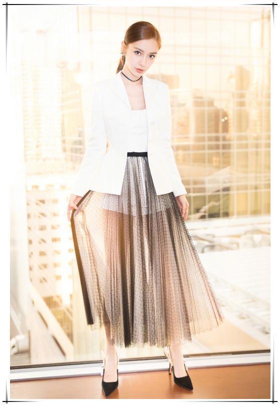 杨颖为捞金真是拼!转身的一瞬间,感觉世界都静止了!