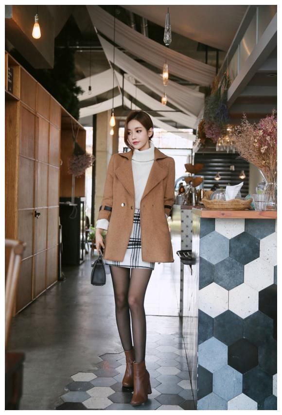 孙允珠黑丝袜，显嫩不失女人味！