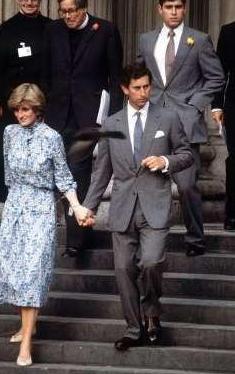 戴安娜与查尔斯王子时尚同框：10个查尔斯都配不上1个戴安娜